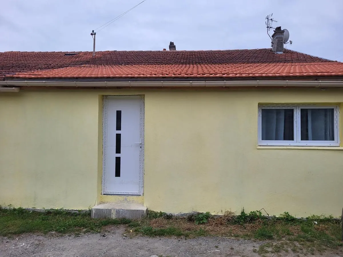 Konukevi Hamidani Jkkld Otel Aureilhan